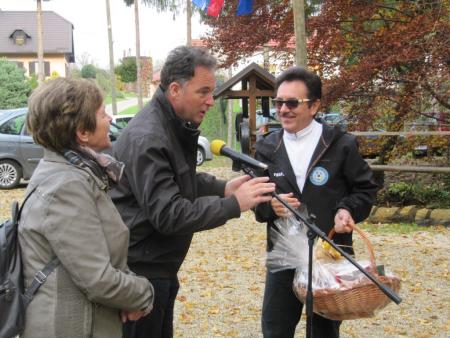 Sprejem gostov iz Velikih Lašč in dvig zastave v čast Šafarskemu v okviru vseslovenske akcije Moja dežela-lepa in gostoljubna 26